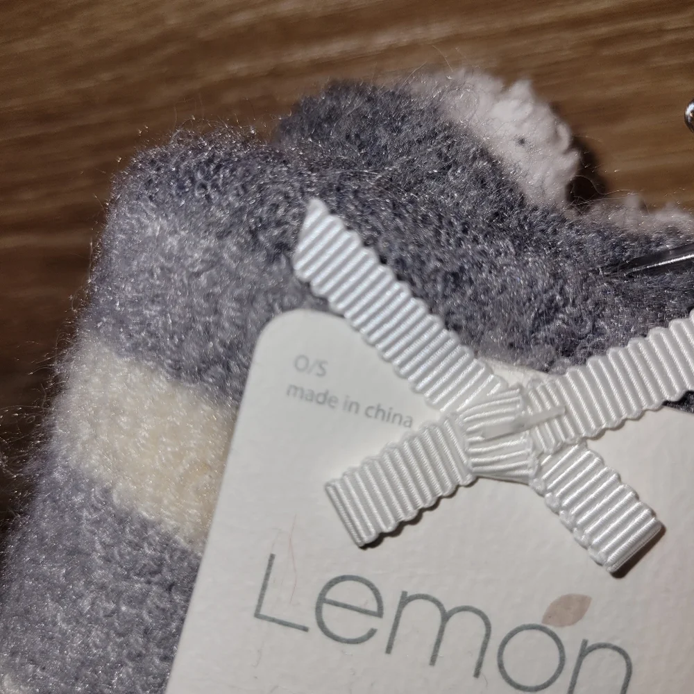Lemon Collections Fuzzy Womens Socks New Gray Cozy OS
